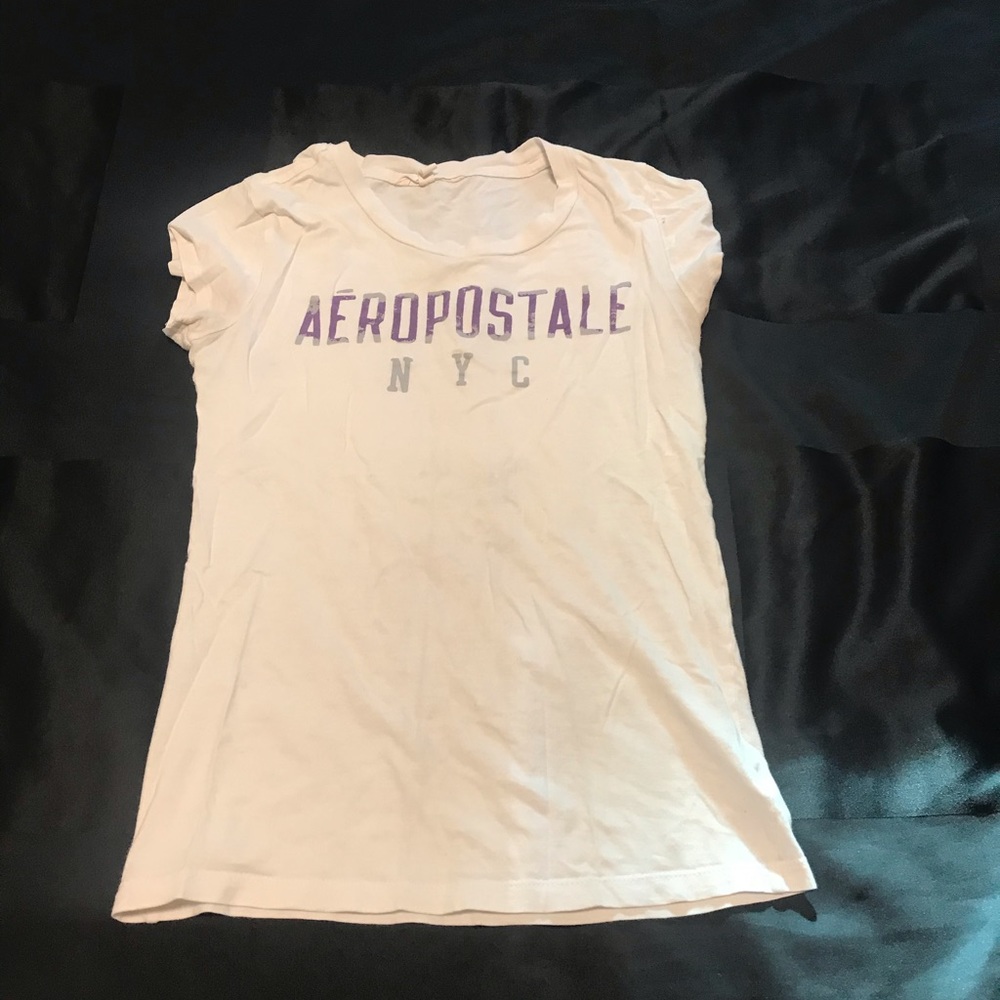 White Aeropostale T-shirt